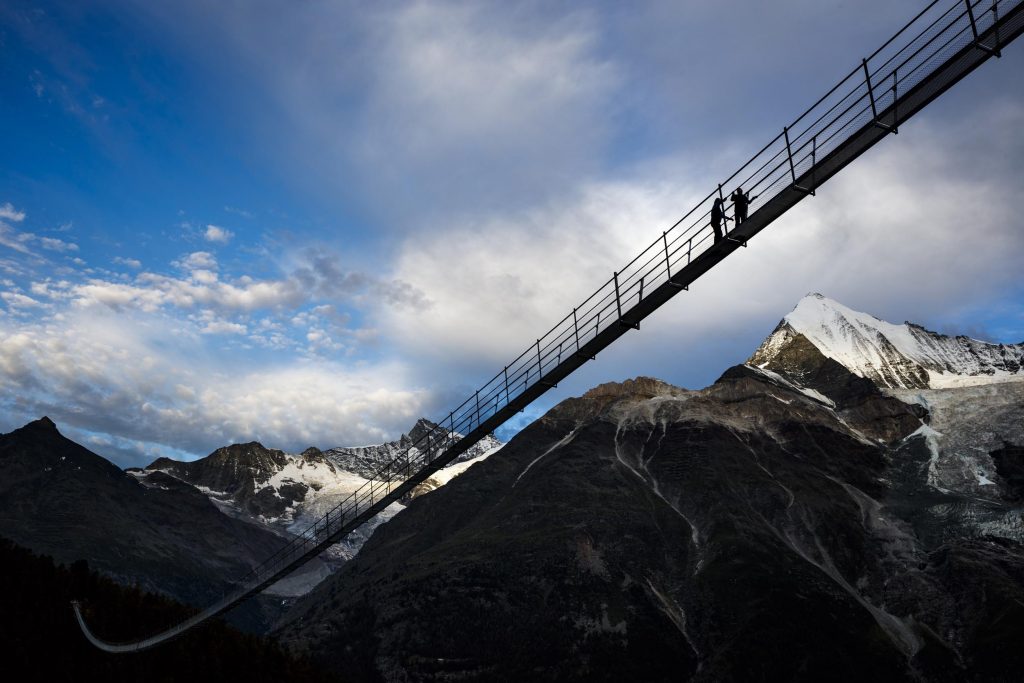 Le Pont Suspendu Charles Kuonen sur le Sentier de l’Europe | Europaweg ...